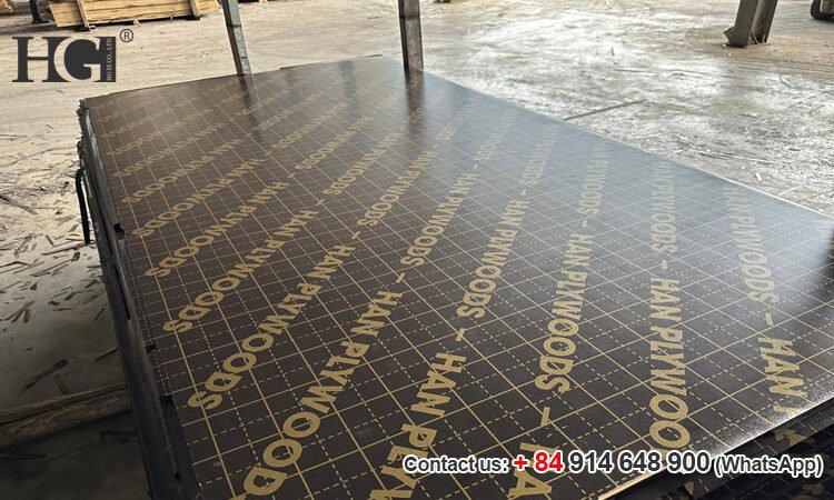 ván ép phủ phim 18mm