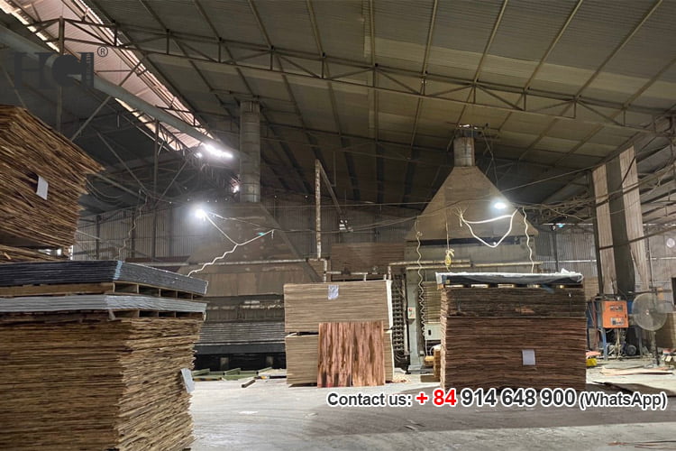 xưởng ván ép phủ phim